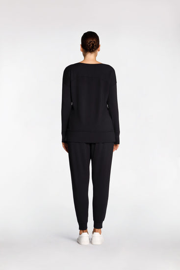 ATHLEISURE SWEATER