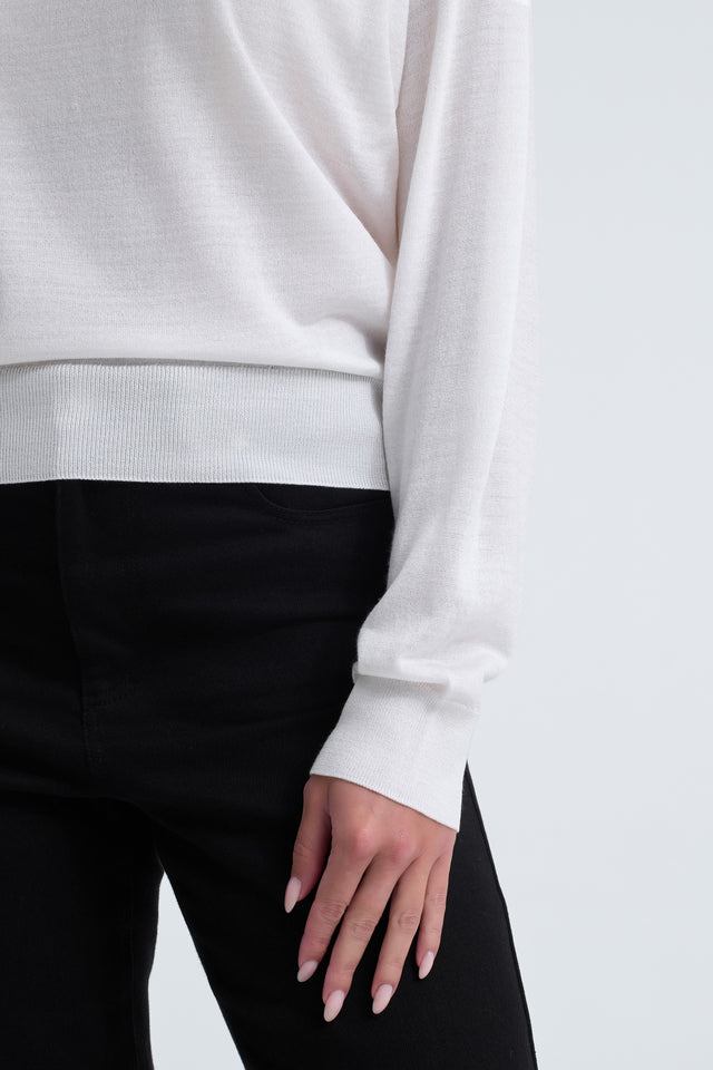 FINE KNIT SWEATER