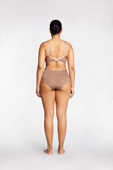 MARGOT BRIEF