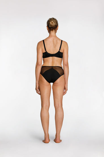 HALLE BRIEF