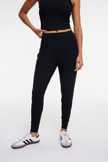 ESSENTIAL PANT