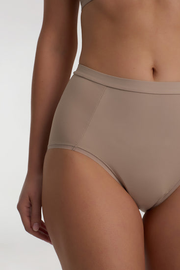 BODYHUG HIGH BRIEF
