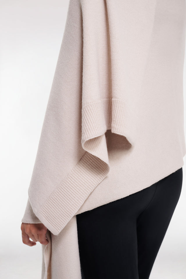 Women's Stone Merino Wool Throw by Intimo - close-up detail